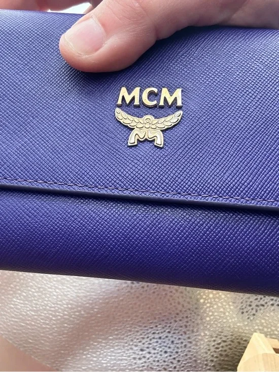 🐣 MCM Purple Saffiano Leather Flap Wallet - Picture 6 of 12